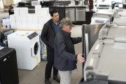 電視、電腦、汽車……美民眾擔憂物價上漲狂囤“大件”