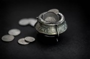 如何分析黃金與白銀的市場關系？這種關系對投資組合有何影響？