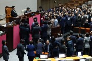 韓國兩周之內彈劾兩位領導人 政治危機進一步加深