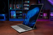 筆記本也有“三折疊”：聯想發布 ThinkBook Codename Flip 雙屏 AI PC