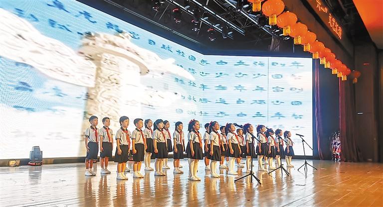 管中三附小文藝匯演展風(fēng)采