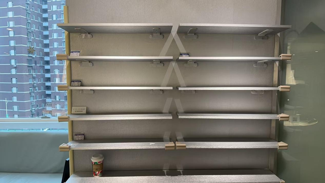 唯兒諾疑陷“擠兌潮”：消費者恐慌搶兌鏡框、基層員工稱確有欠薪