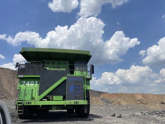 全球首臺！禾望變頻器助力220T純電動礦用自卸車下線