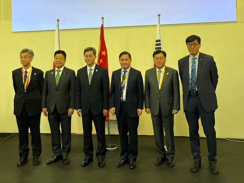 中國人民銀行行長潘功勝出席并主持東盟與中日韓財長和央行行長會